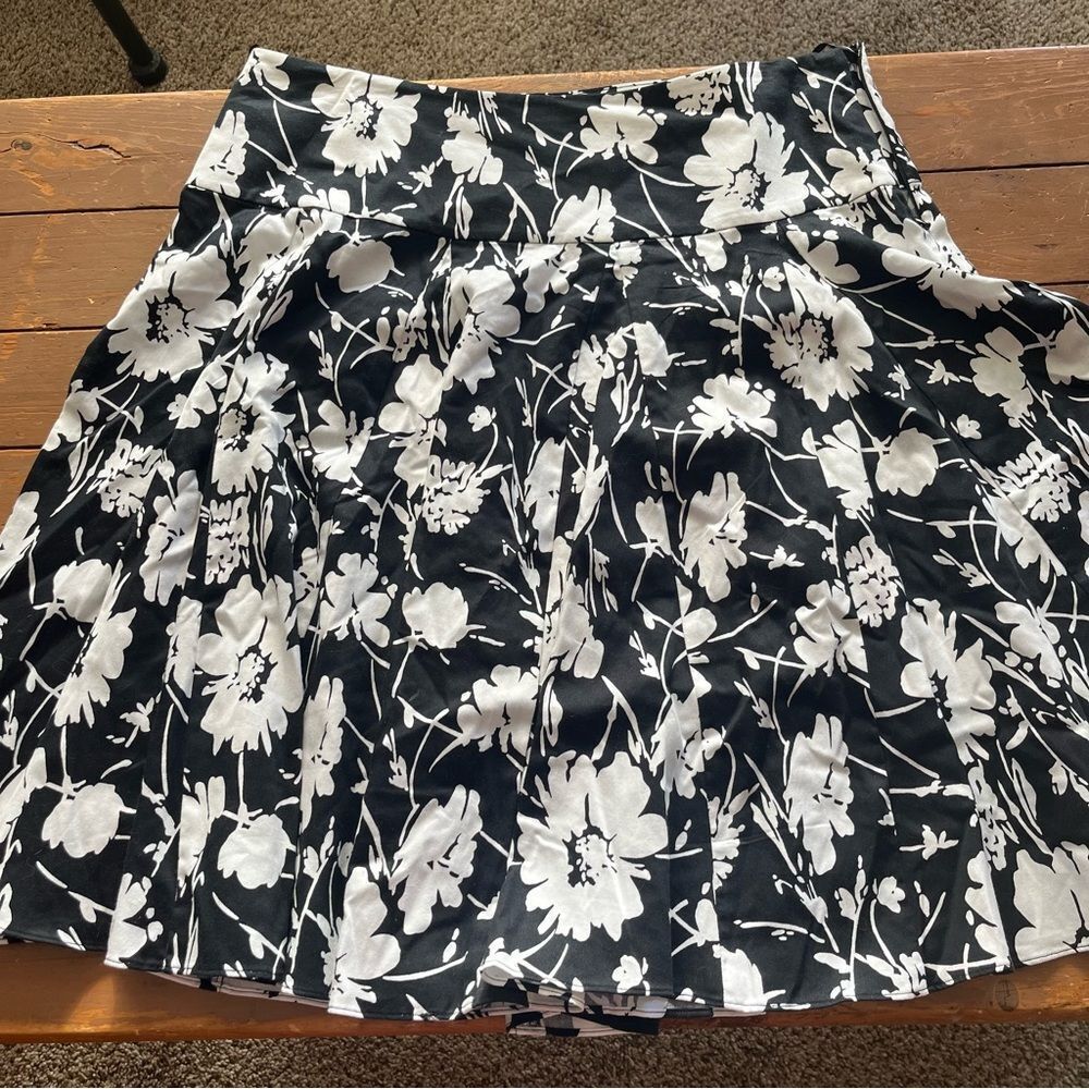 CHAPS Women Light 100% Cotton A-Line Flare Circle Skirt Floral Mini Ruffle NWT - Picture 2 of 10